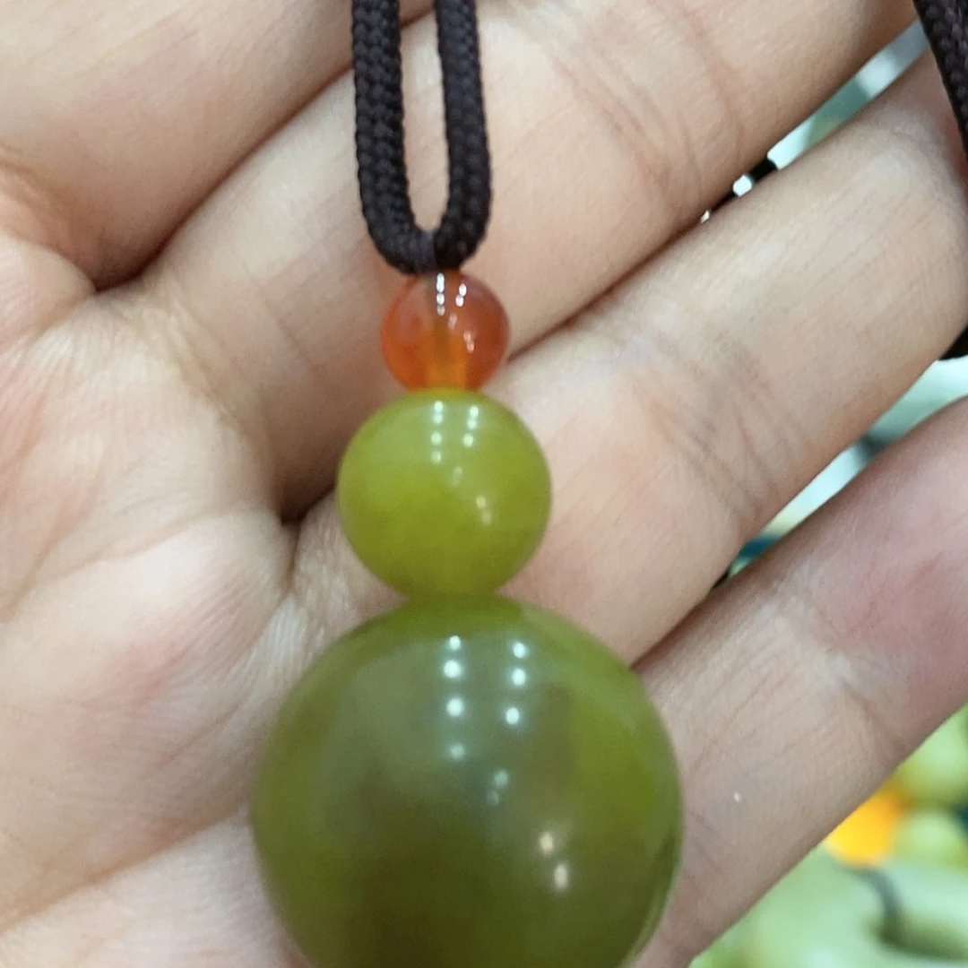 【闪购商品】蛇纹石玉挂件未镶嵌