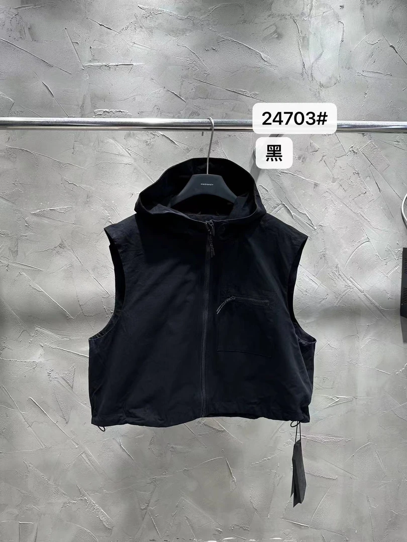 魏佳推荐-秋季时尚休闲工装运动冲锋衣连帽马甲24703