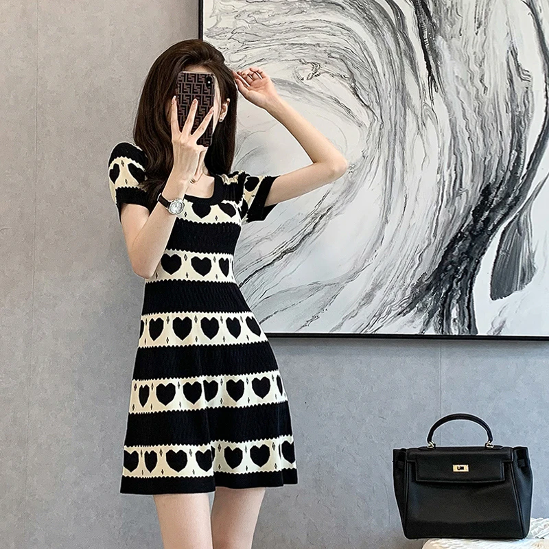 夏季法式小香风高腰显瘦时尚洋气短袖甜美针织收腰小个子连衣裙女