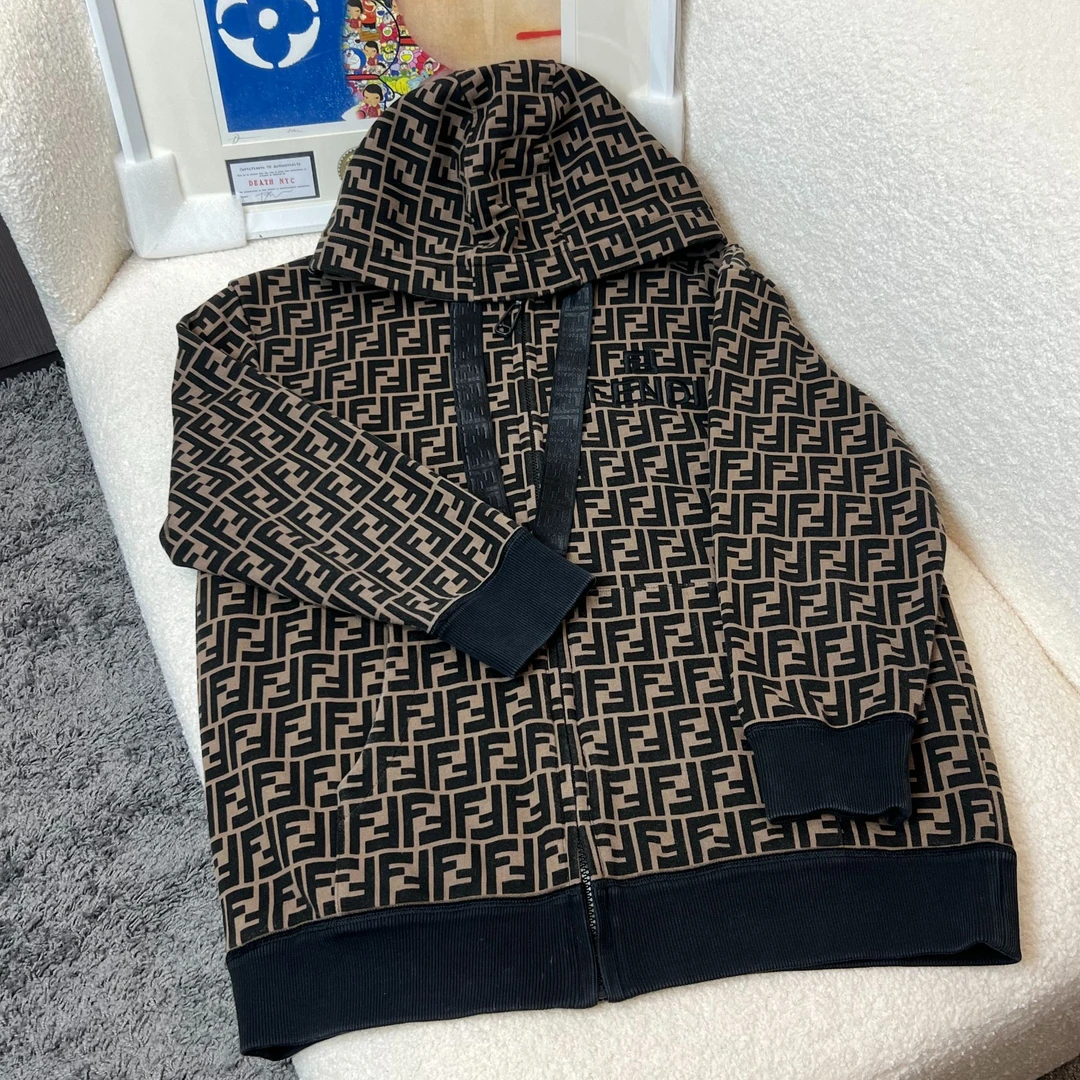 芬迪/10630/M码/老花满印刺绣logo卫衣/95新/工价13999