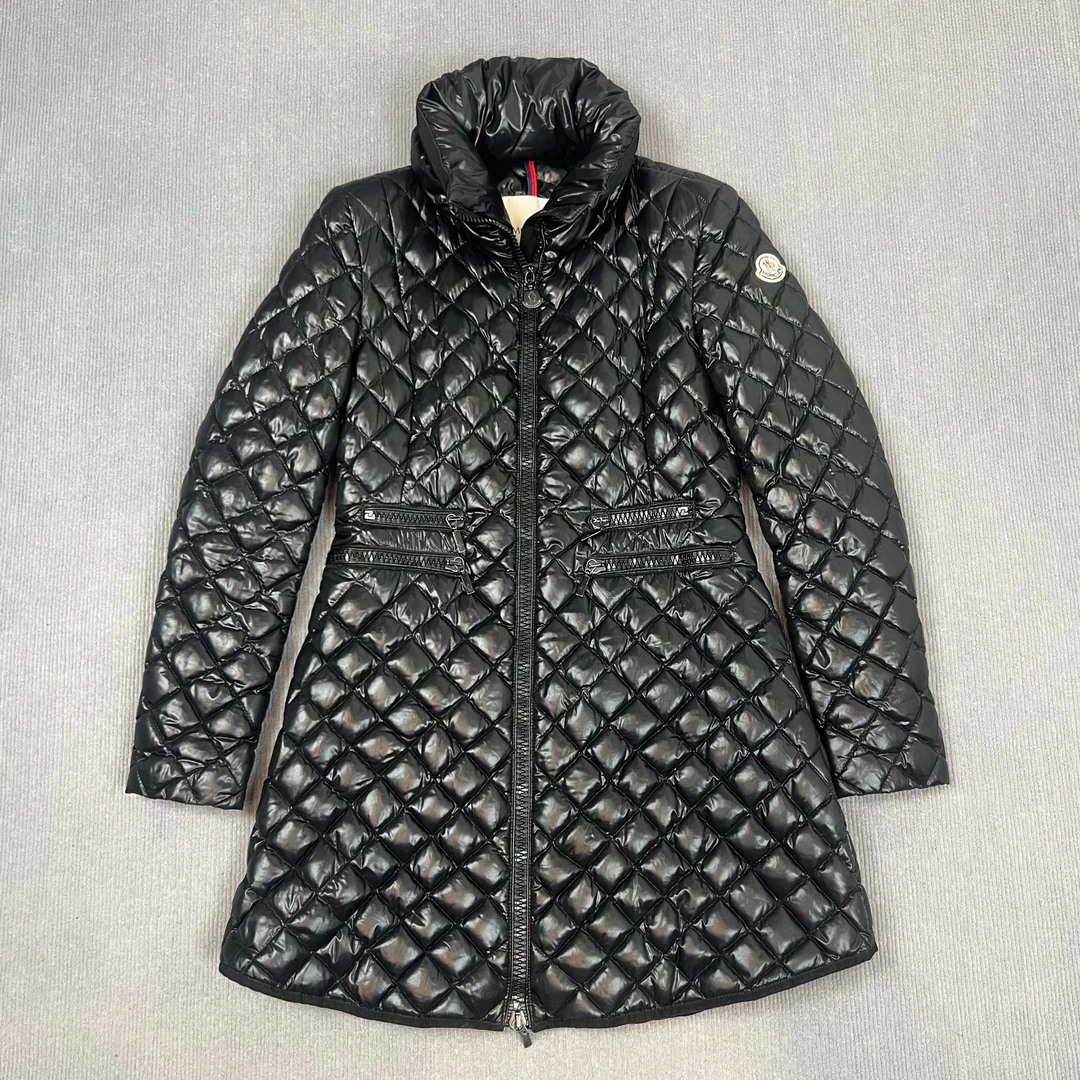 盟可睐/2410108/2码/斜方格缝线亮面羽绒服/95新/工价18129