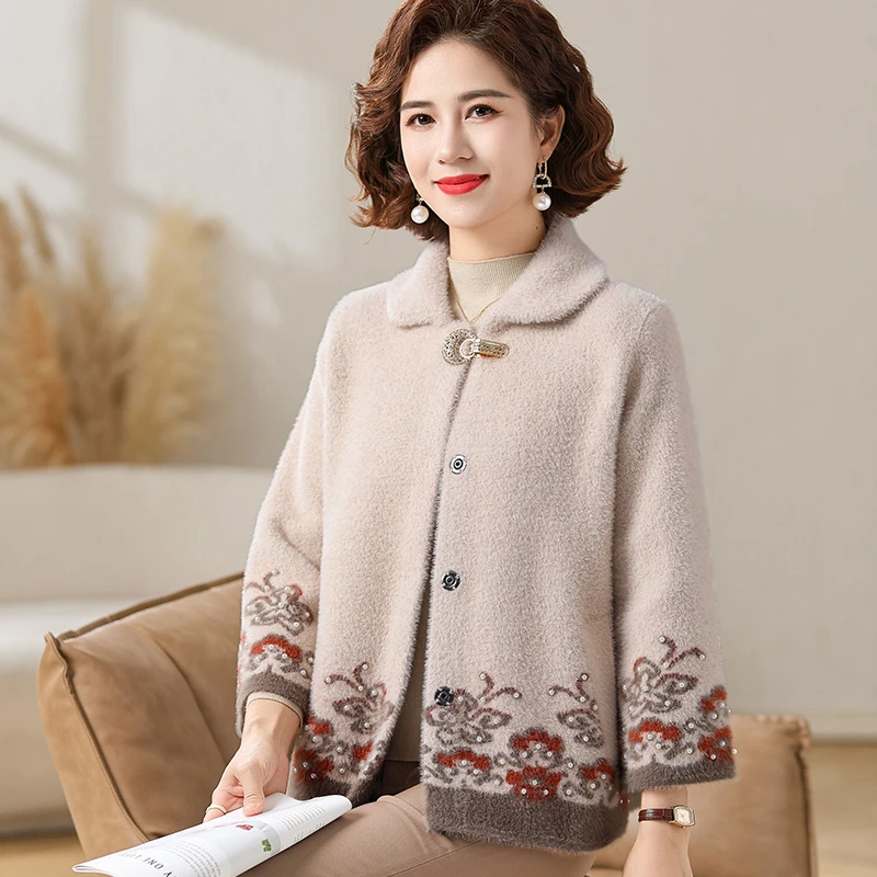 2024新款妈妈装秋冬洋气外套50岁中老年女加厚翻领上衣水貂绒开衫