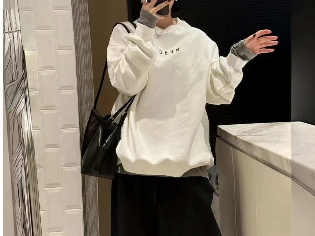 751小CC女装时尚穿搭2024秋冬款百搭欧货高订系列宽松字母卫衣