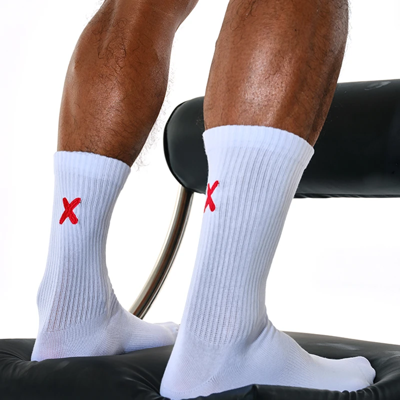 sockkon男士高筒四季薄款红叉黑白XX字母刺绣手工缝头运动棉袜子