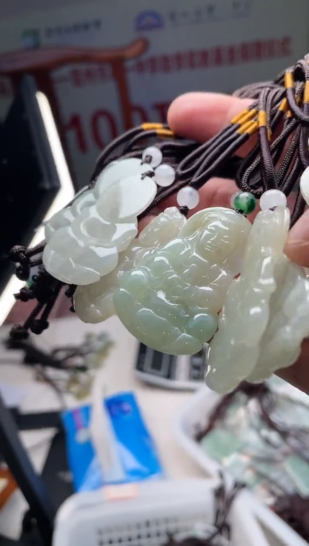 【闪购商品】翡翠颈饰未镶嵌观音(多样性发一，挑货头发）