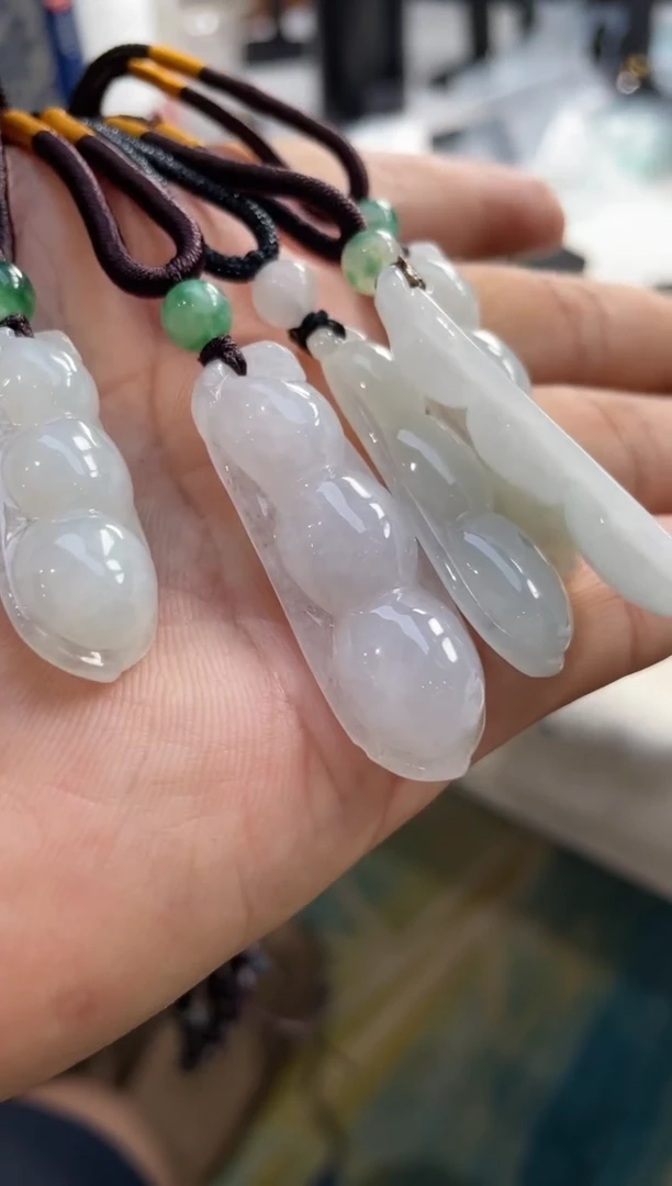 【闪购商品】翡翠颈饰未镶嵌豆子多样性发一