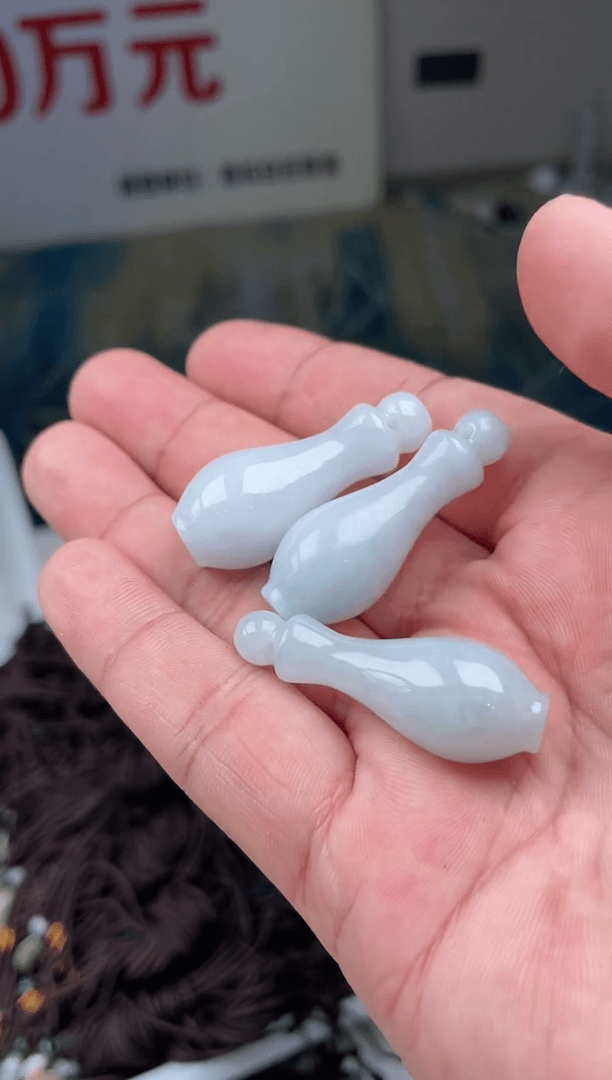 【闪购商品】翡翠颈饰未镶嵌宝瓶(多样性发一，挑货头发）