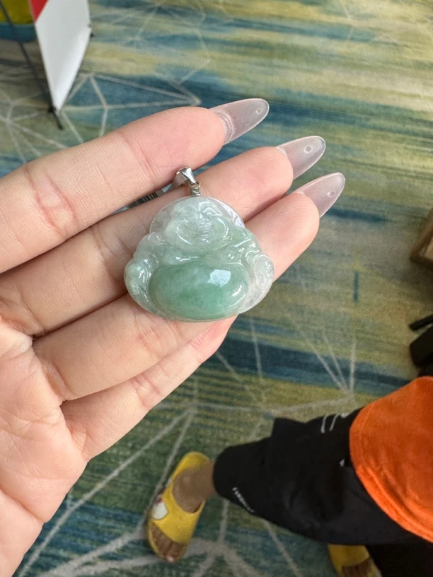 天然缅甸翡翠佛公吊坠