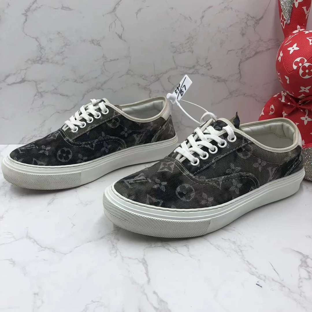【聚星折扣】LouisVuitton/路易威登休闲黑色泼墨板鞋39.5欧码ao