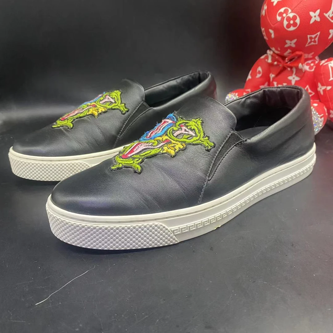 【AO福利】范思哲/Versace95新休闲时尚黑色绿logo一脚蹬板鞋40欧