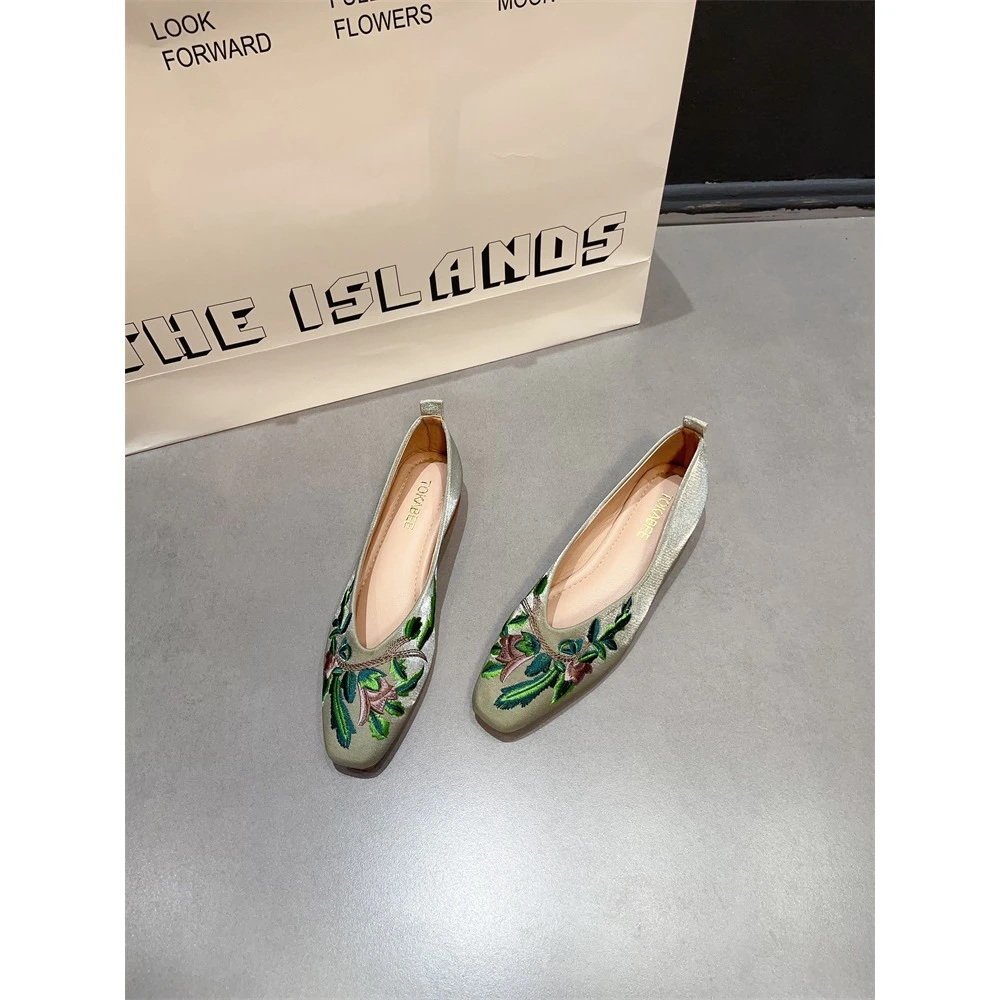 粗跟鞋女2025年新款复古国风新中式绸缎刺绣低跟单鞋女配裙豆豆鞋