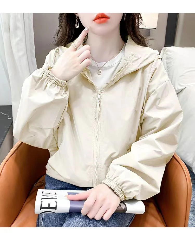 短款连帽冲锋衣外套女春秋季2024新款简约宽松休闲夹克上衣短外套