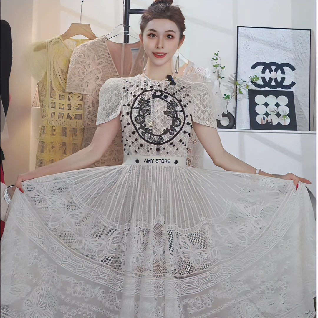 【月光舒曼】越南小众2024杏色字母刺绣拼接网纱蕾丝连衣裙Y184