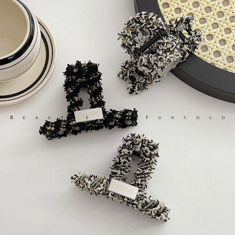 韩式2023新款中号毛毛抓夹女高级感秋冬毛绒鲨鱼夹发量少夹子头饰