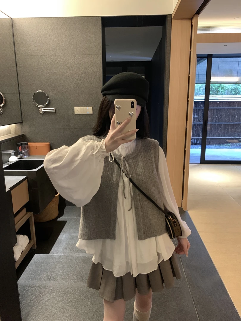 张爆爆 短款马甲圆领背心外套女