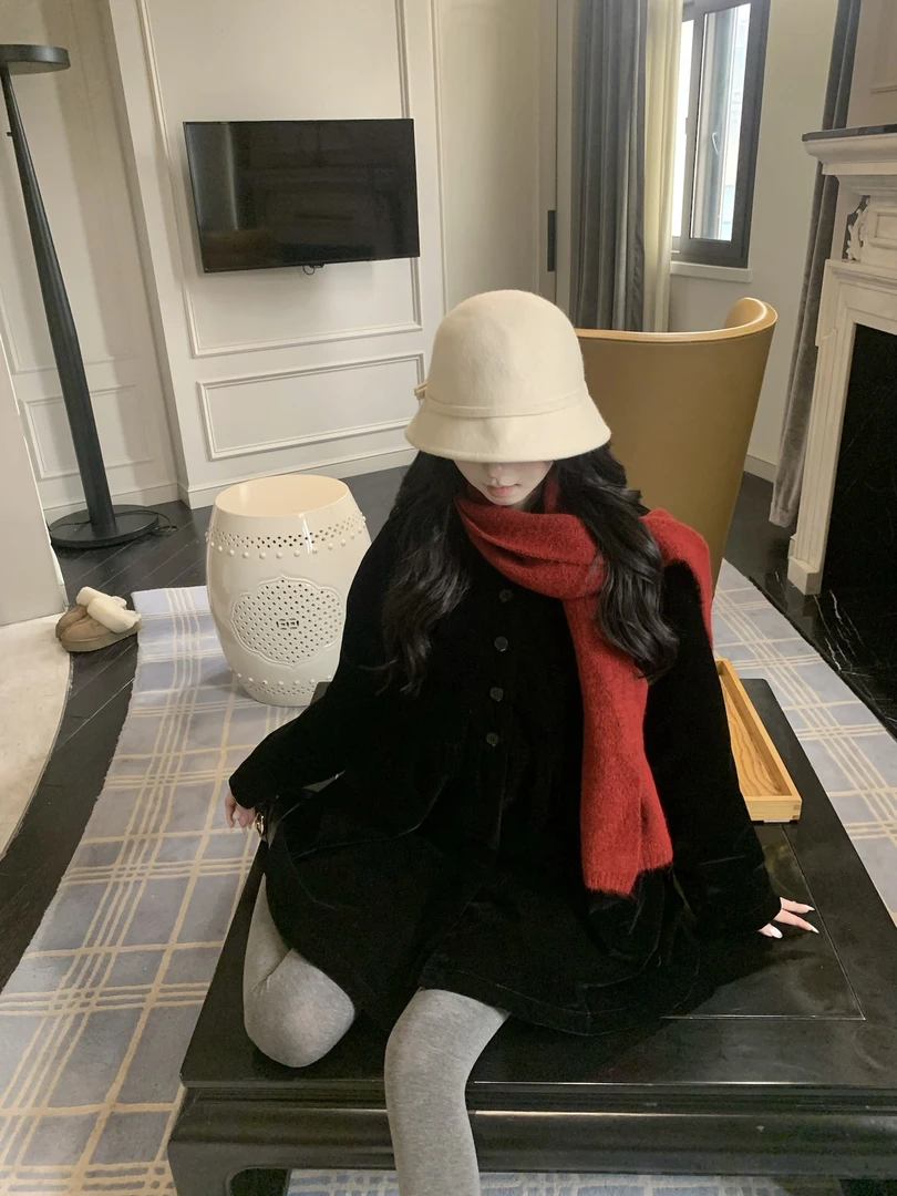 黑色丝绒棉服短款