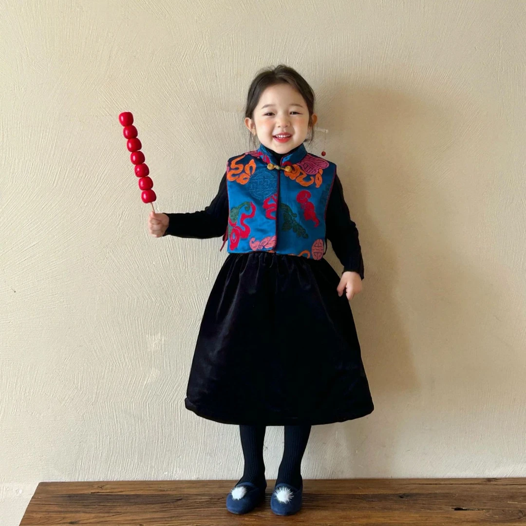 2024儿童冬季新款新中式女童七彩八宝葫芦漳缎马甲宝宝年服套装