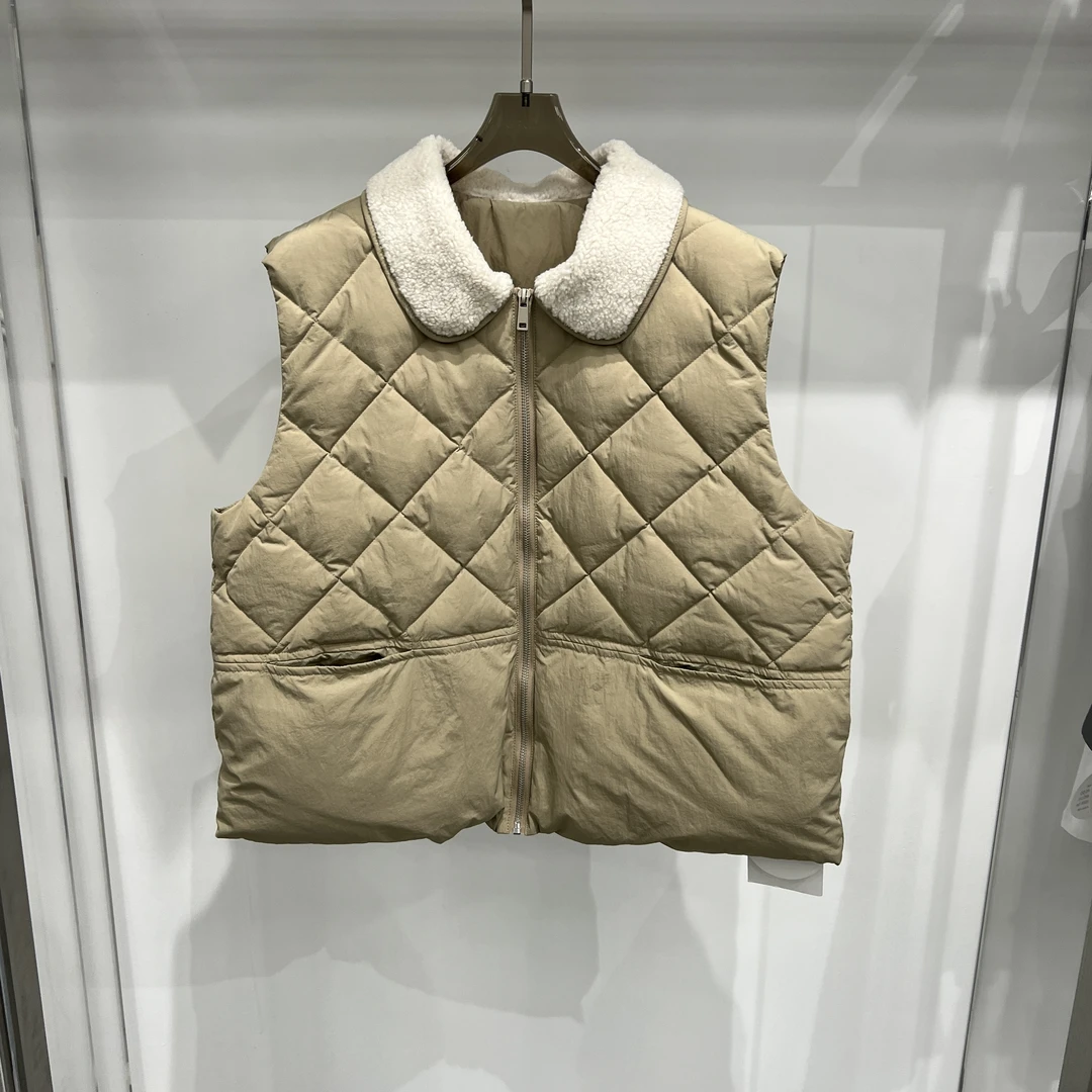 佩佩推荐  女士秋冬宽松保暖菱格翻领卡其色羽绒马甲M1118