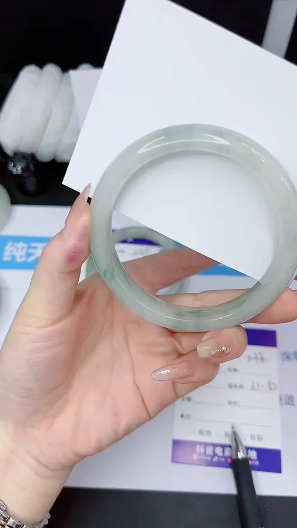 【闪购商品】石英质玉手镯未镶嵌多样性236