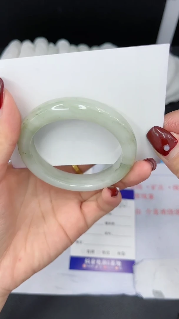 【闪购商品】石英质玉手镯合金多样性180