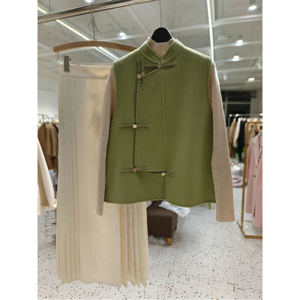 高级感小众设计独特别致绝美新中式绿色盘扣马甲外套女秋2024新款