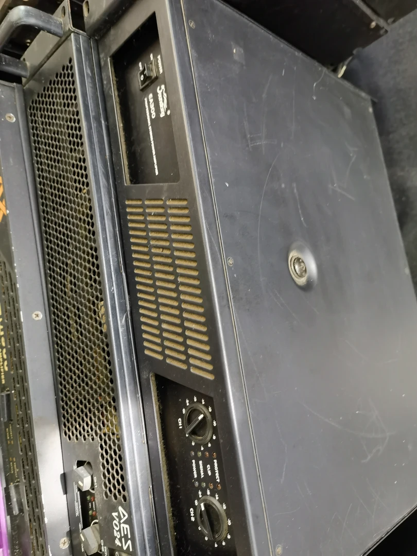 9新  70新300瓦功放一台，不包邮