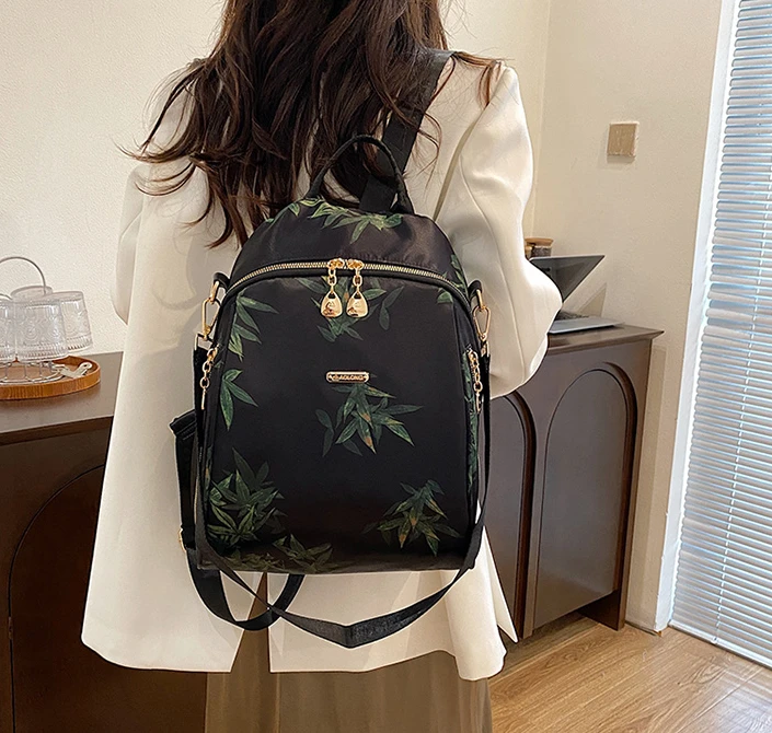 休闲新款时尚女士双肩包百搭轻奢潮流双肩包女多功能