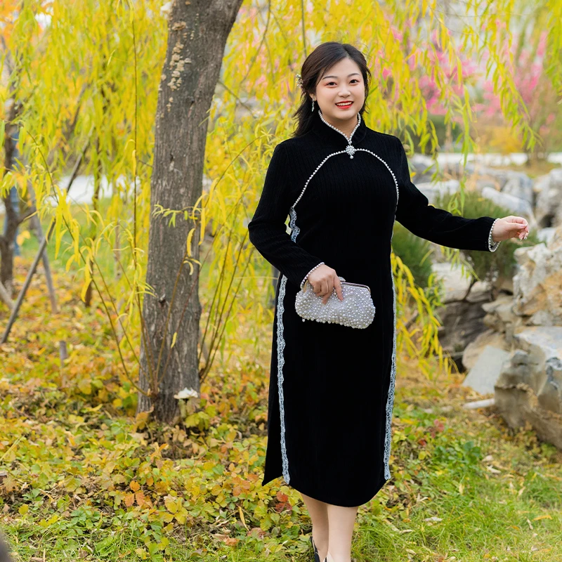 【知暖】纤后大码秋冬新品显瘦厚款黑色简约钉珠复古旗袍连衣裙8821