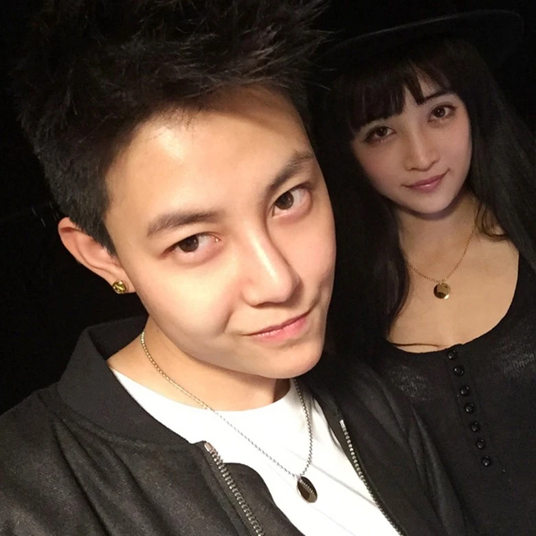 阿男 钛钢项链 简约时尚金色圆形情侣配饰男女百搭潮流吊坠男生