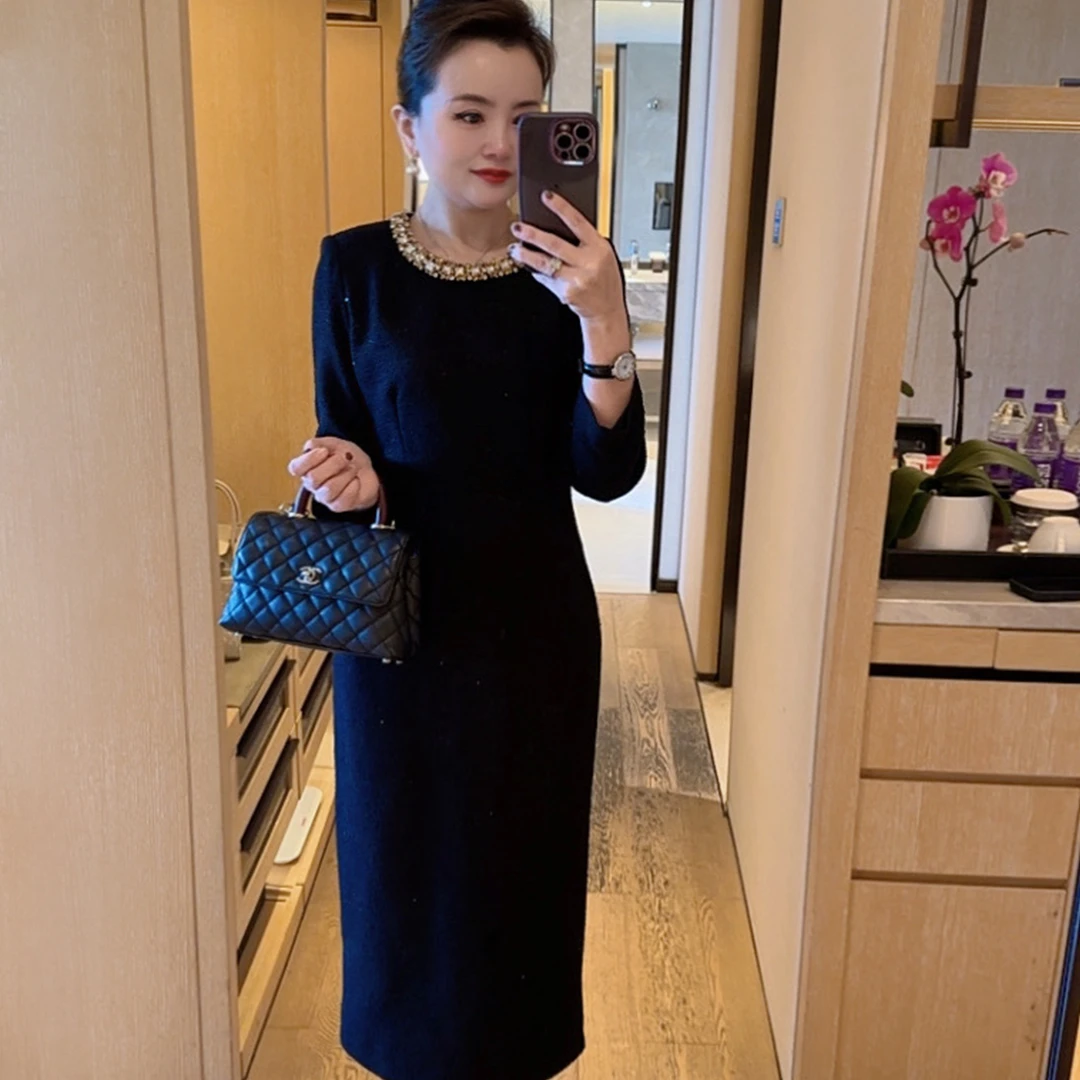 唯伊公馆秋季新款重工钉珠圆领优雅小香风简约显瘦连衣裙98492