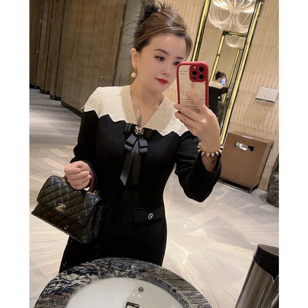 唯伊公馆春季新款女气质V领拼蕾丝原创设计修身开叉连衣裙98556