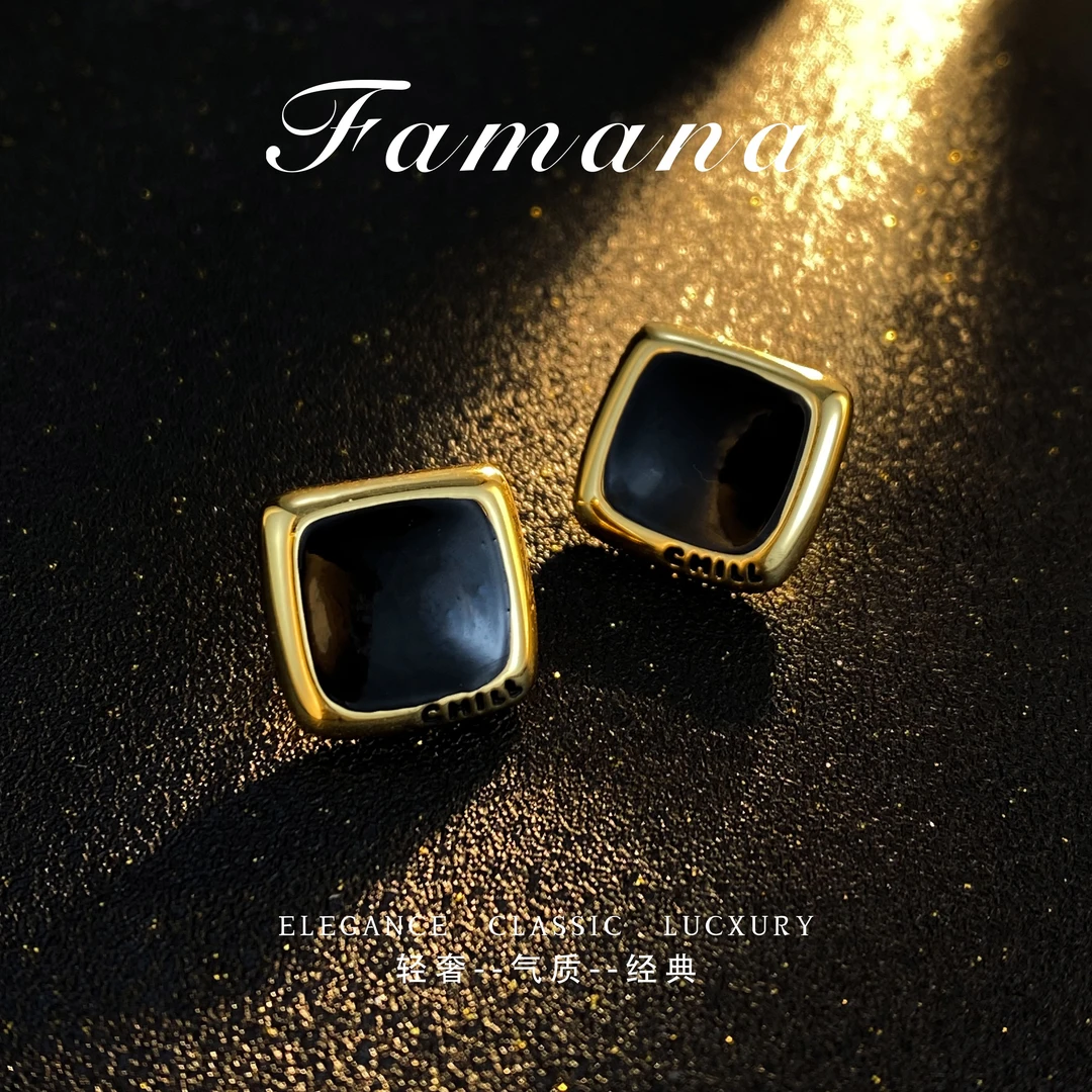 铜合金耳饰 简约甜酷几何黑色方块耳钉（MH0166）