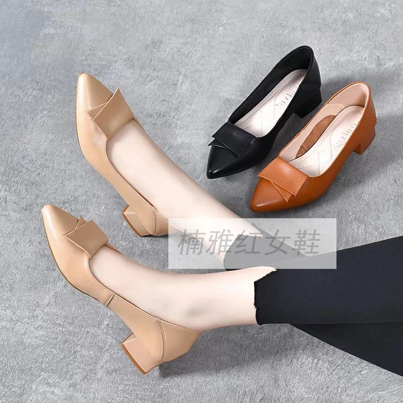 2024新款尖头粗跟小领结装饰浅口单鞋春秋舒适软底妈妈鞋百搭时尚