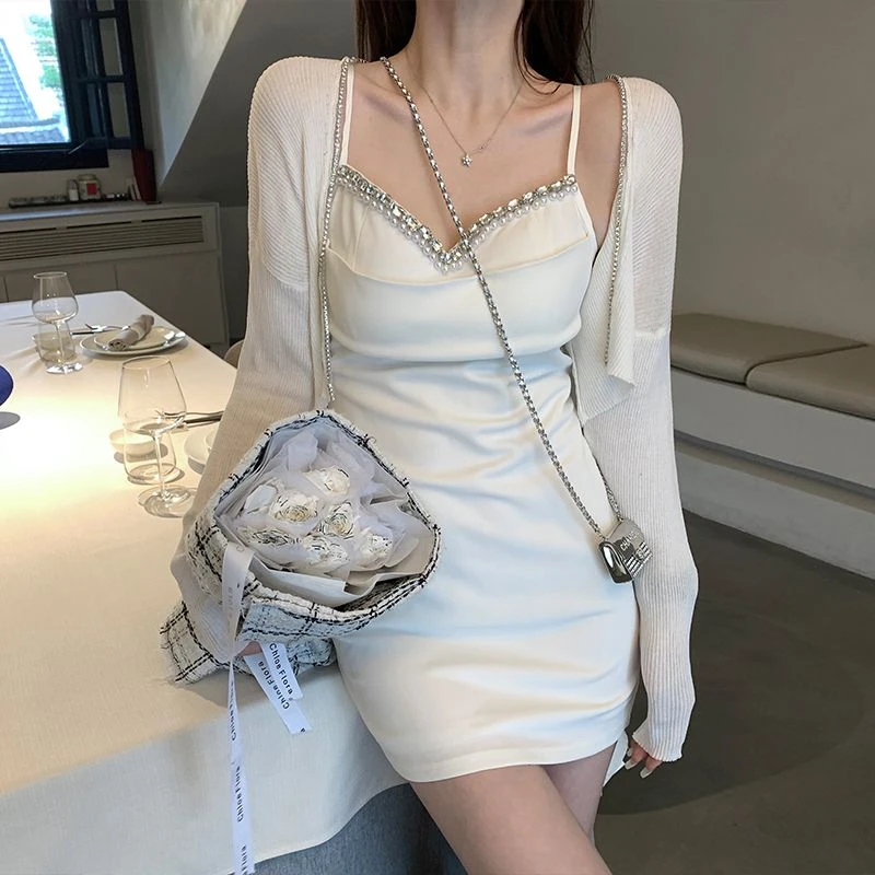 2024夏新款高级感设计感法式热辣妹性感镶钻吊带连衣裙黑色包臀裙