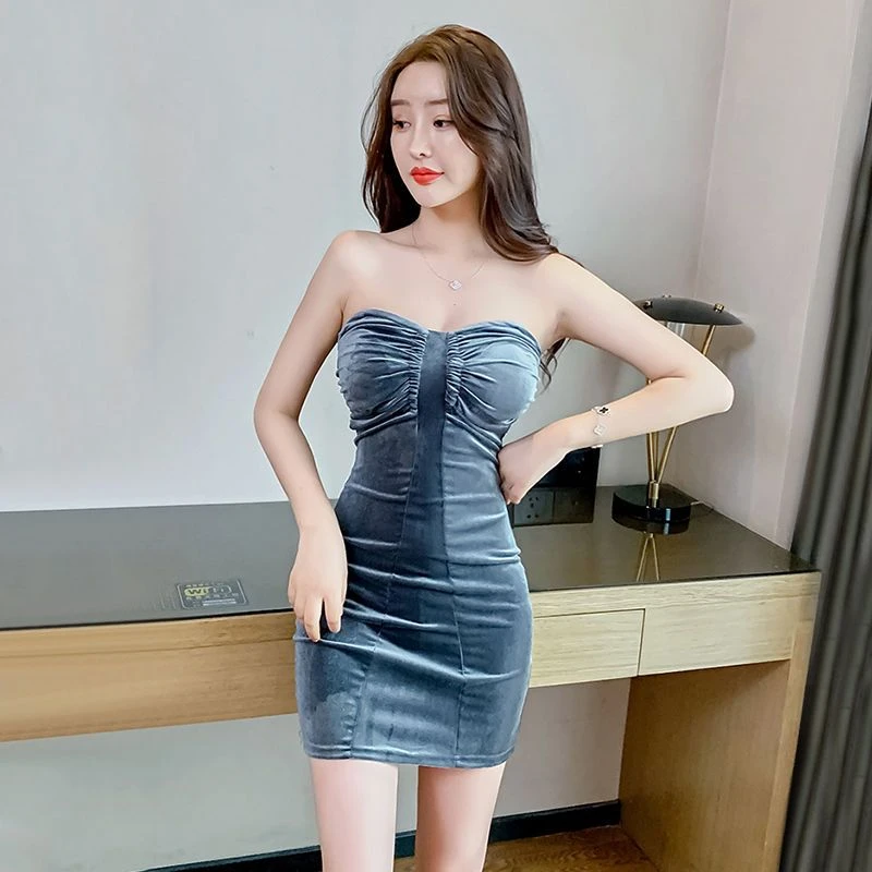 性感抹胸连衣裙2024年春夏新款女装丝绒小礼服修身包臀裹胸打底裙