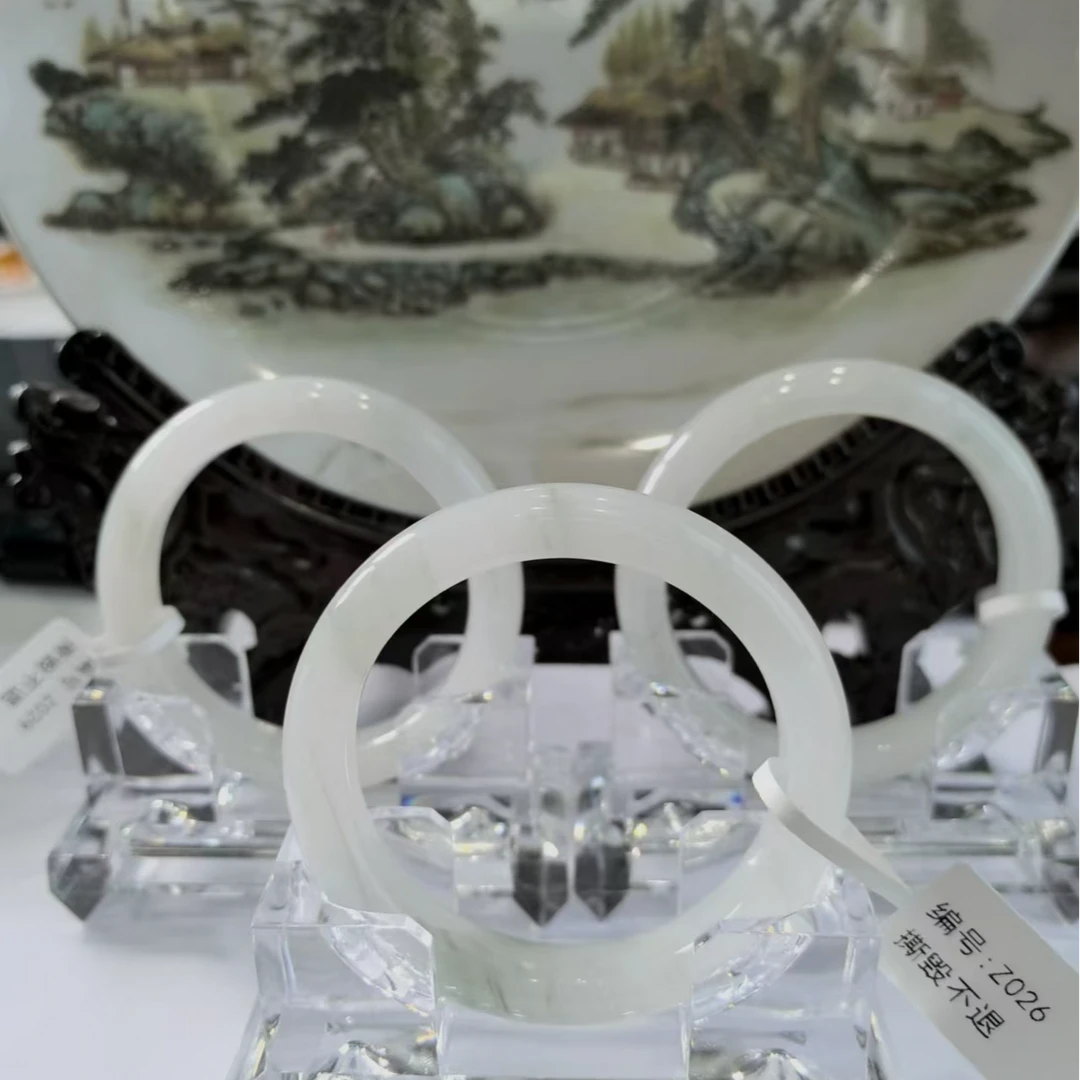 【精品高货】天山翠石英质玉精品美人镯（多样性发货）
