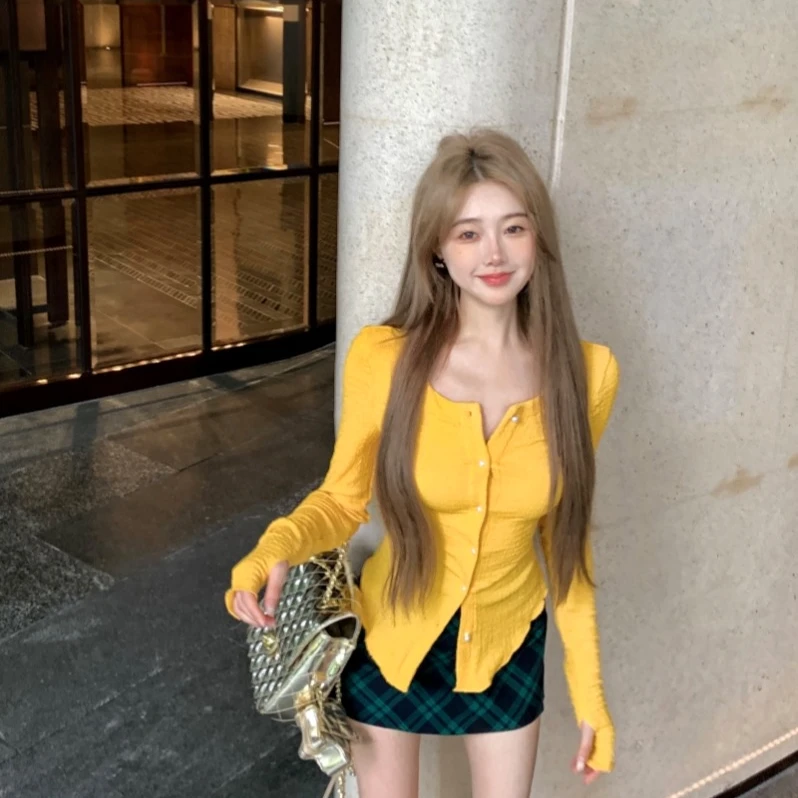 泡芙黄色长袖针织开衫掐腰修身上衣女设计感辣妹格纹包臀半身裙
