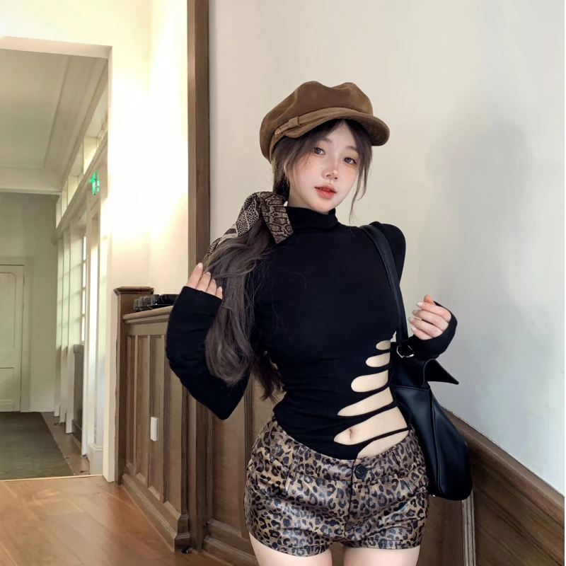 辣妹纯欲修身显瘦镂空半高领上衣豹纹性感显瘦低腰热裤显腿长短裤