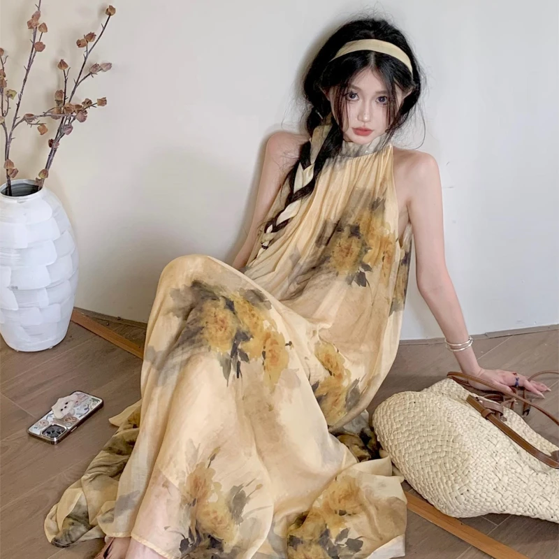 椿野少女 新中式挂脖无袖连衣裙女春夏季设计感度假国风显瘦裙子