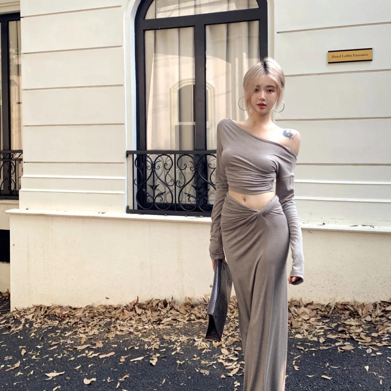 辣妹性感不规则露肩性感露脐修身上衣女秋包臀半身裙显瘦两件套