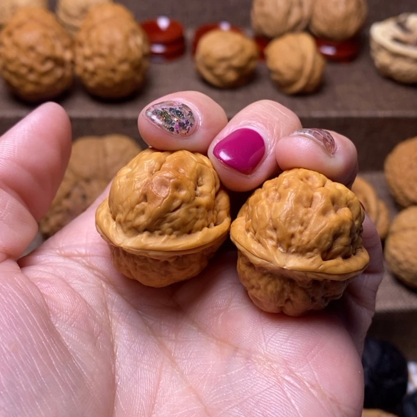 【闪购商品】文玩核桃吊坠嘻***仙24M