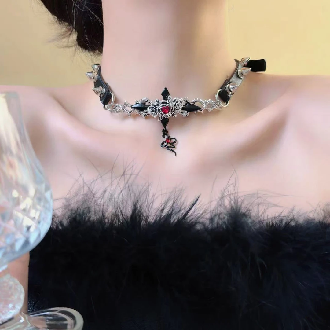 铜合金皮质项链 朋克暗黑恶魔翅膀皮质灵蛇项链女choker颈链项圈