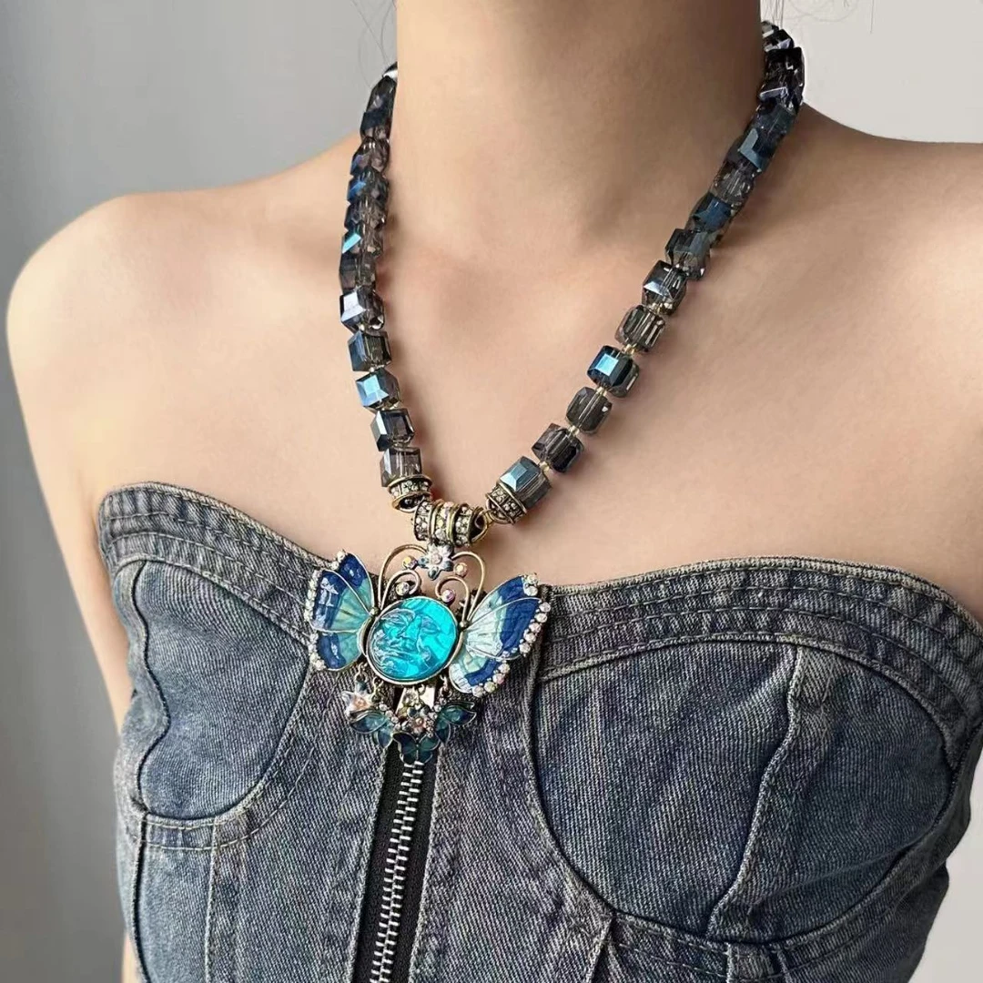 铜合金仿水晶项链 y2k甜酷水晶串珠磁吸摩恩脸蝴蝶项链女小众颈链