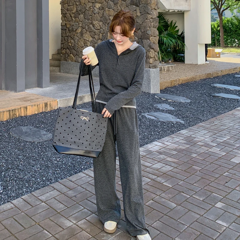 慵懒松弛感穿搭一整套装女2025新款秋季宽松连帽上衣阔腿裤两件套