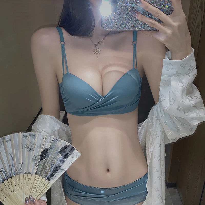 小胸内衣女聚拢无钢圈调整型少女文胸罩性感内裤套装收副乳防下垂