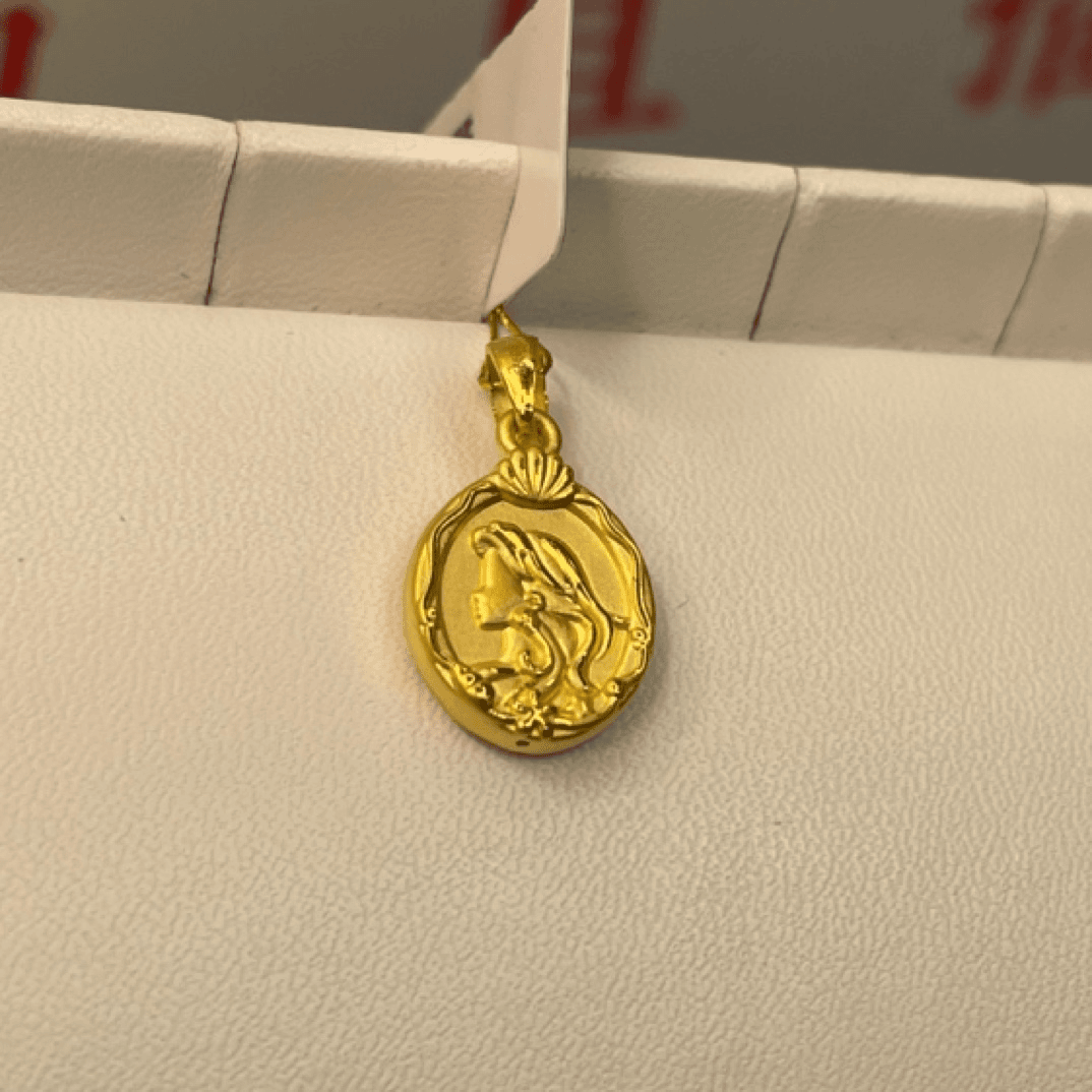 足金999 女王牌鱼尾牌双面吊坠小众百搭轻奢手工复古挂坠精致雕刻