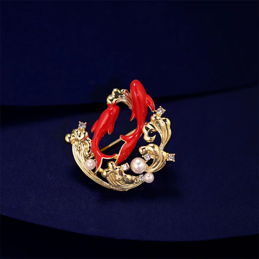 锌合金胸针 红色鲤鱼小众设计感胸针女西装外套胸花别针装饰高档