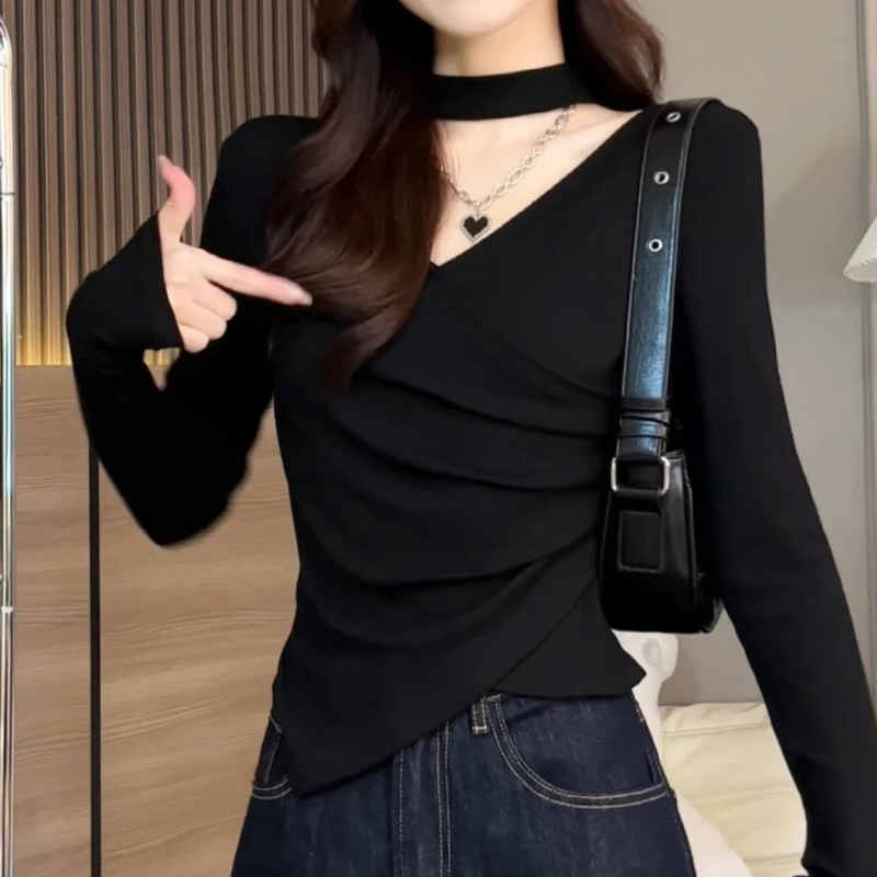 黑色V领不规则长袖t恤女秋季设计感修身显瘦打底衫内搭甜辣短上衣