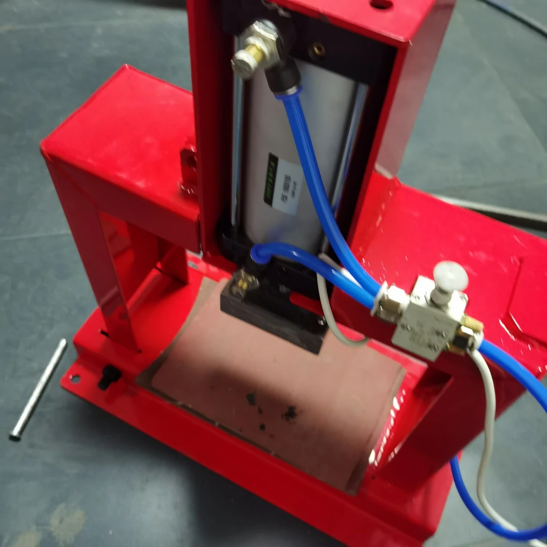 全钢轮胎点式热硫化修补机