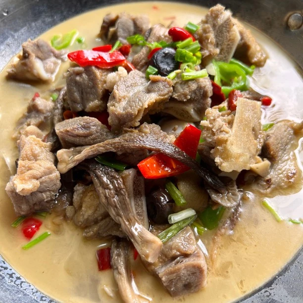 现做现发腊排骨湖北家乡味道鹿茸菇腊排骨火锅1200克